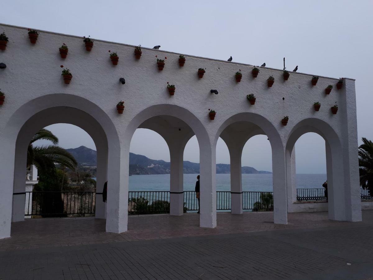 Calle Antonio Millon Nerja Exterior foto